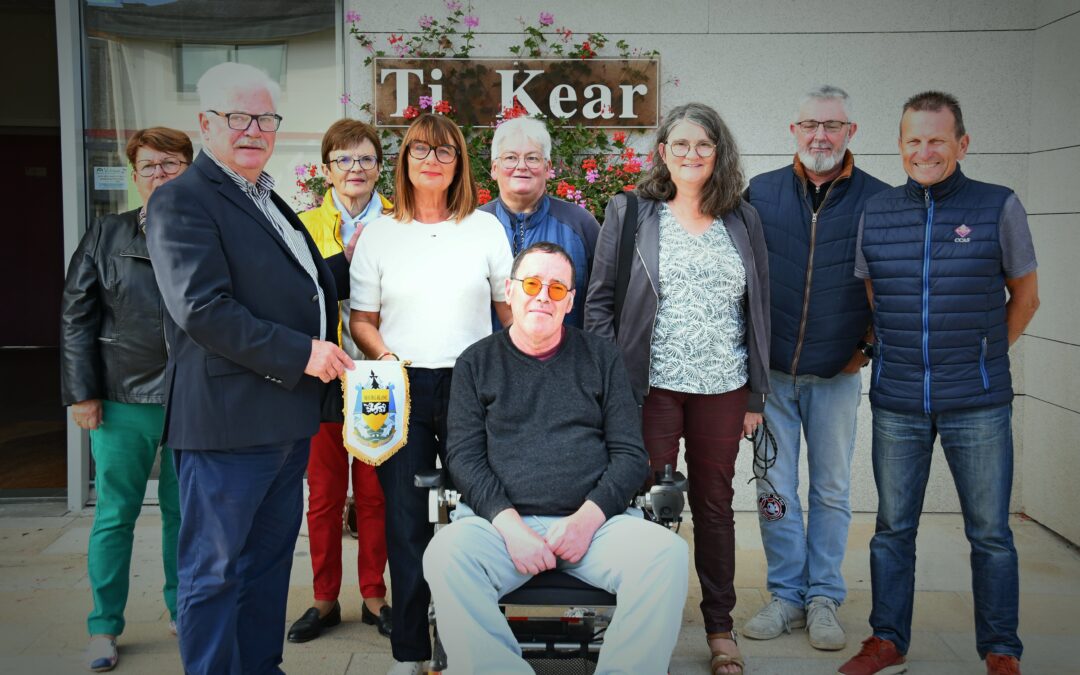 CCAS : remise du Fanion de la commune